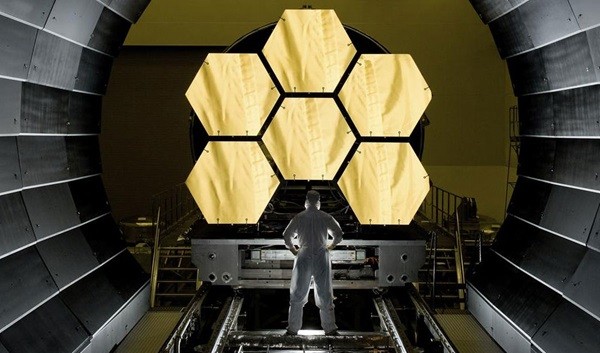 James Webb Space Telescope will carry out science from a special spot